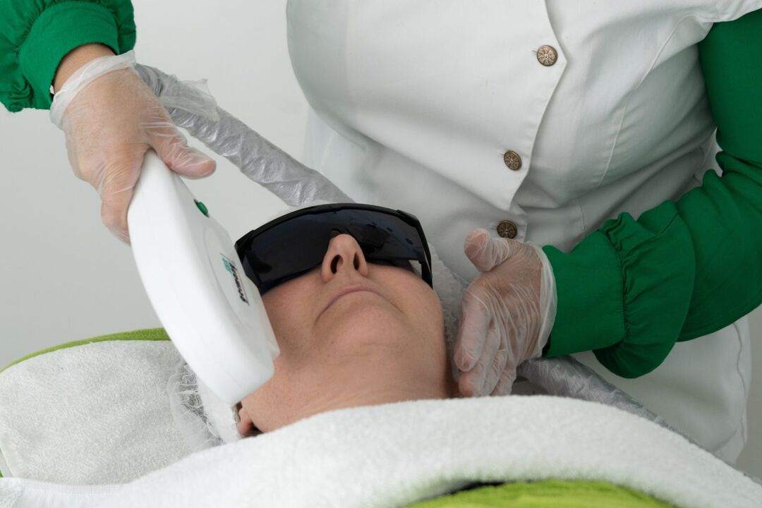 The device will help to rejuvenate the skin after the age of 40