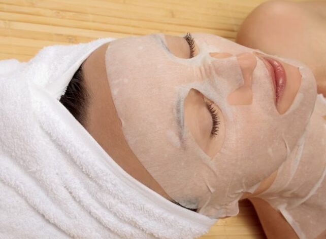 The rejuvenating compress will give the skin the necessary moisture